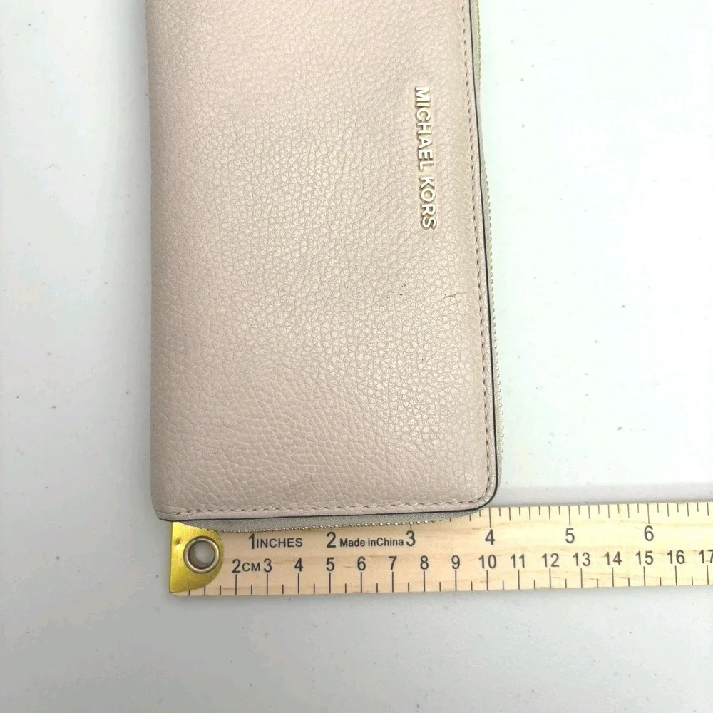 Michael Kors Jet Set Leather Phone Case Wristlet Wallet